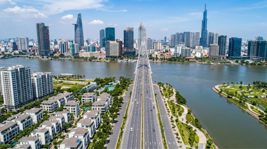 Mạng lưới đường sá khang trang giúp việc đi lại từ dự án vào trung tâm vô cùng thông thoáng.